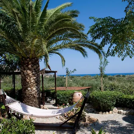 Yiannis Retreat Guest house 2*