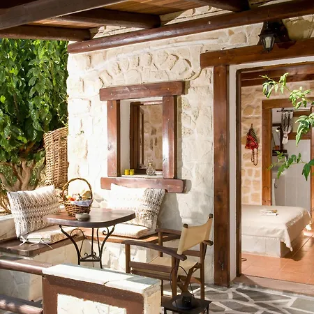 Yiannis Retreat Guest house 2*