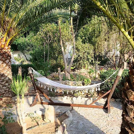 Yiannis Retreat Guest house